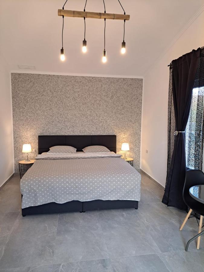 Kevin&Jessica Rooms Giarmata Екстер'єр фото
