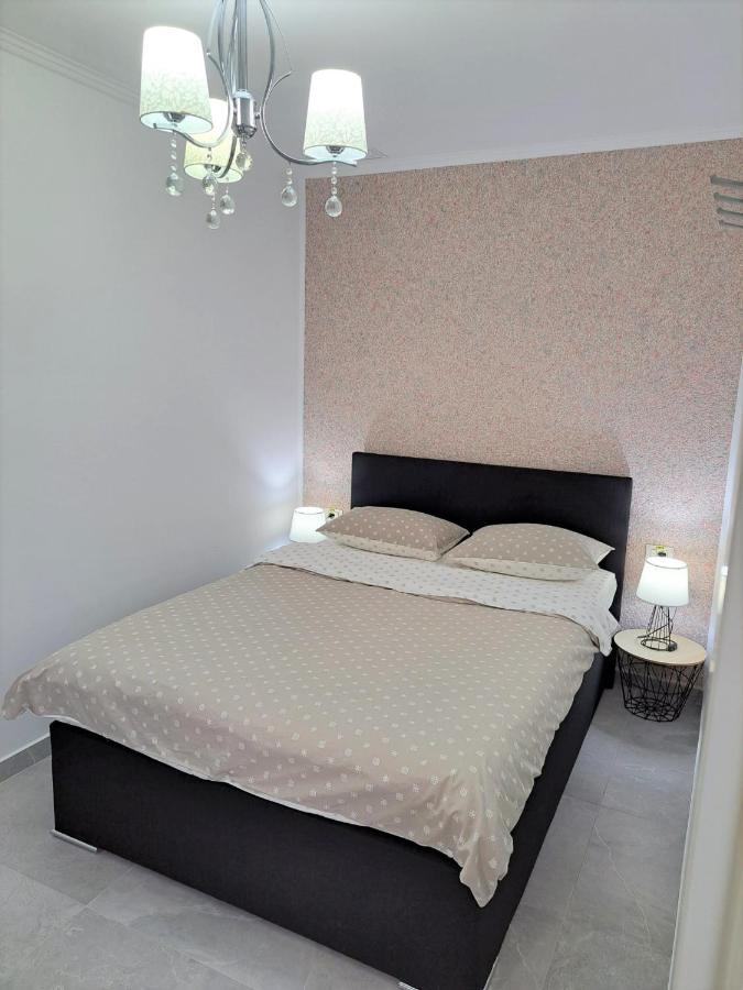 Kevin&Jessica Rooms Giarmata Екстер'єр фото