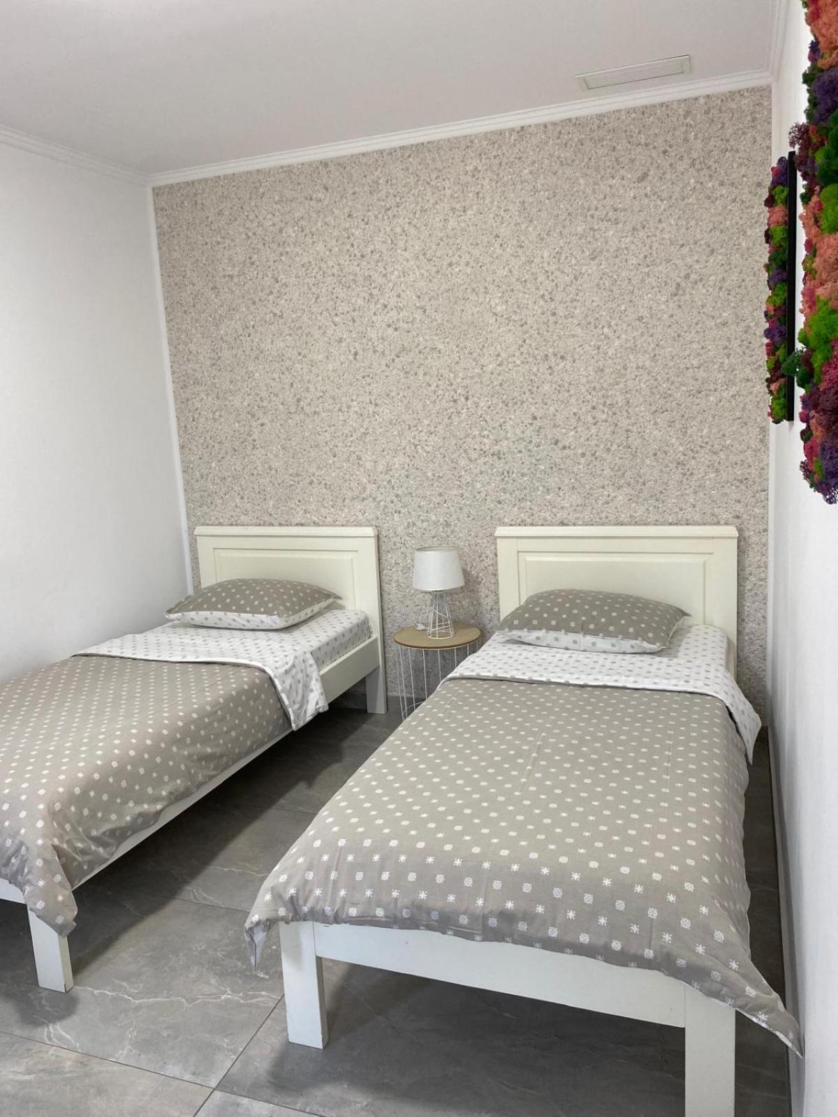 Kevin&Jessica Rooms Giarmata Екстер'єр фото