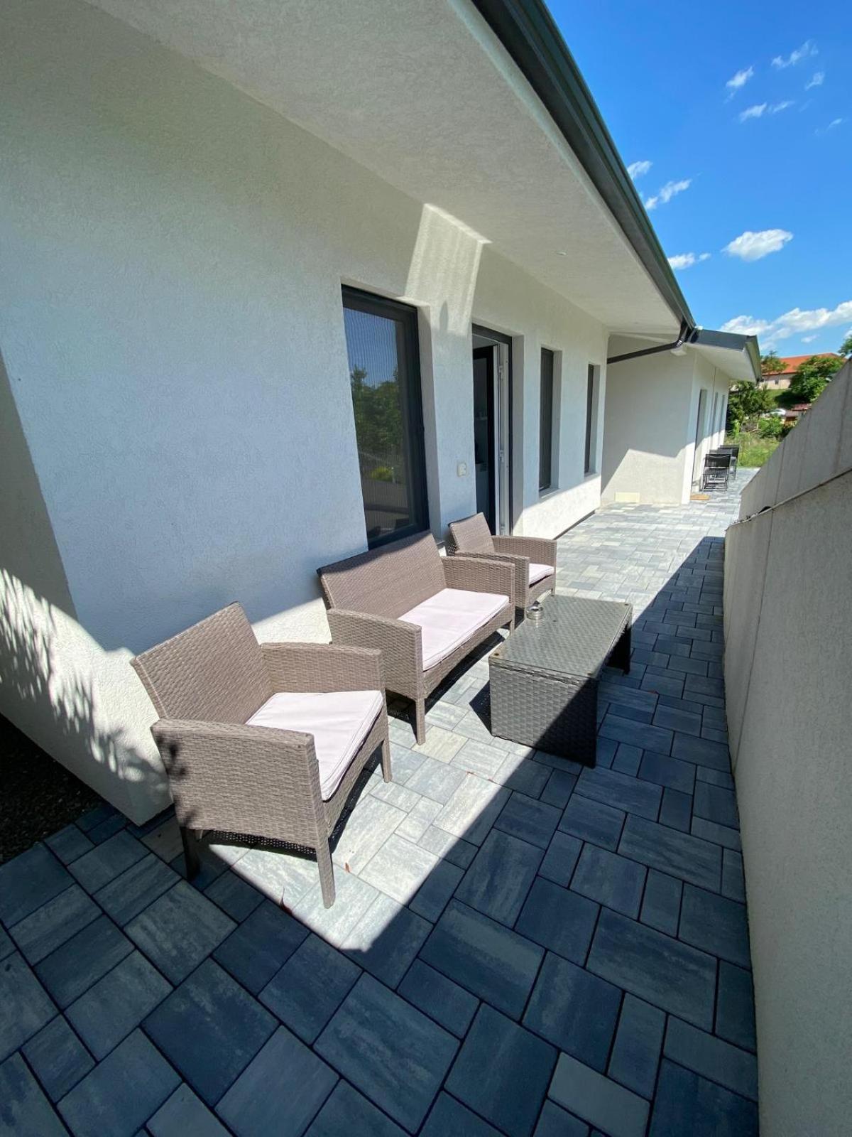 Kevin&Jessica Rooms Giarmata Екстер'єр фото